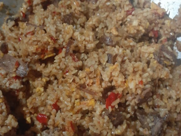  Cara praktis buat Nasi Goreng Daging with kecap inggris n saos tiram ala mom ndhut  menggugah selera