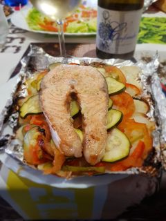 Una foto de Salmón en papillote