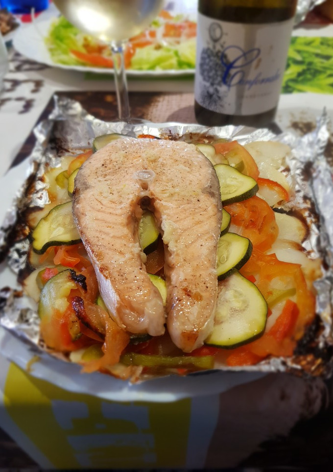Una foto de Salmón en papillote