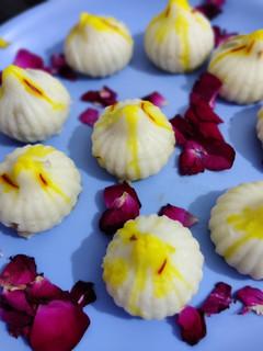 उकडीचे मोदक (ukadiche modak recipe in Hindi) रेसिपी मुख्य फोटो