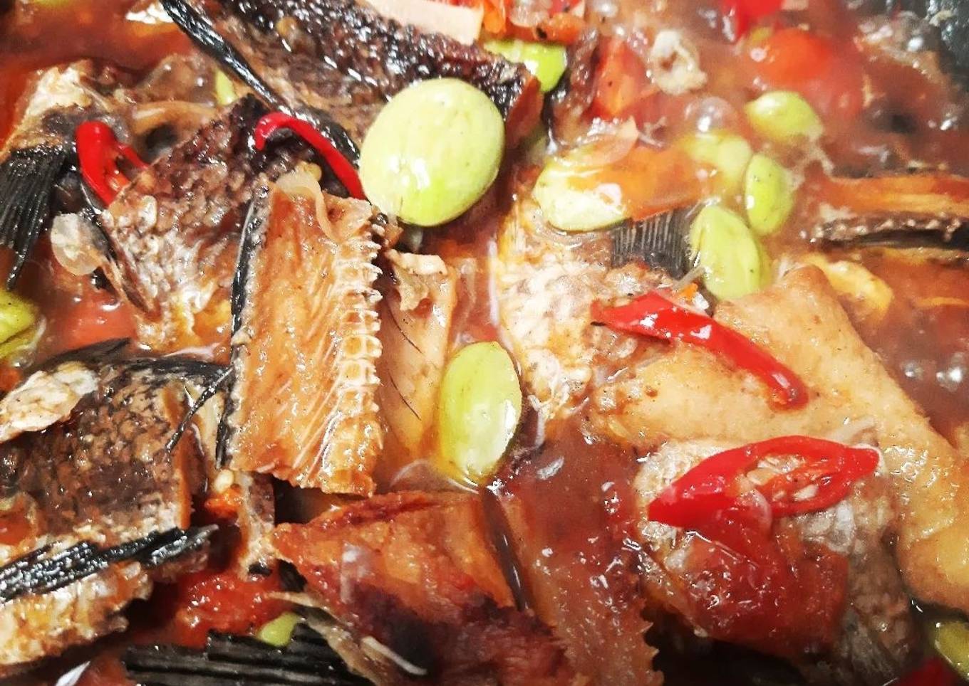 Goreng asem ikan asin gabus