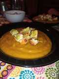 Crema de verduras con crutones al ajo