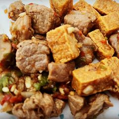 A picture of Tokwat Baboy (Tofu and Pork).