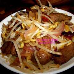 A picture of Porc Sauté au Germe de Soja (pousse de haricot mango).