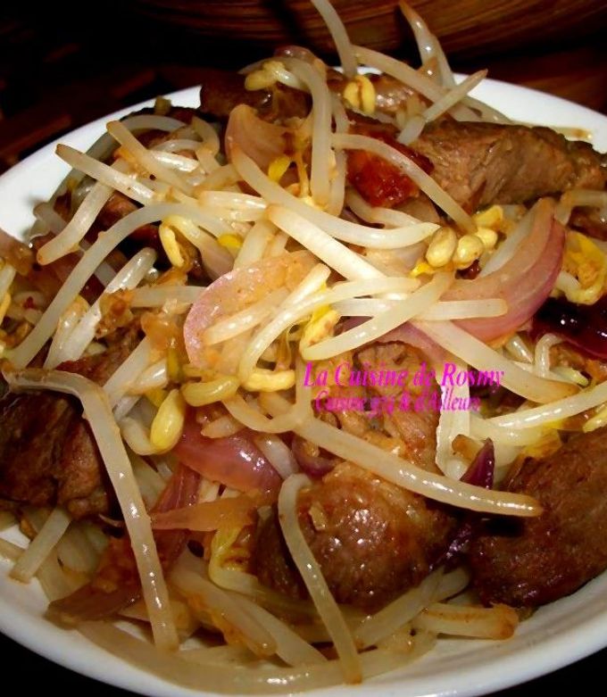 Une photo de Porc Sauté au Germe de Soja (pousse de haricot mango)