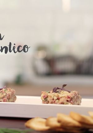 Foto principal de Tartar de salchichón (tierno, fresco o de málaga) con tomate raf