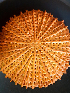 A picture of Garlicky Rajsthani Khoba Roti.