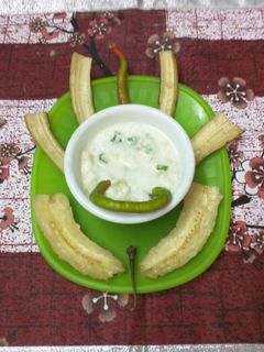 केळी कोशिंबीर उपवासाची (keli koshimbeer recipe in marathi) रेसिपी चे मुख्य फोटो