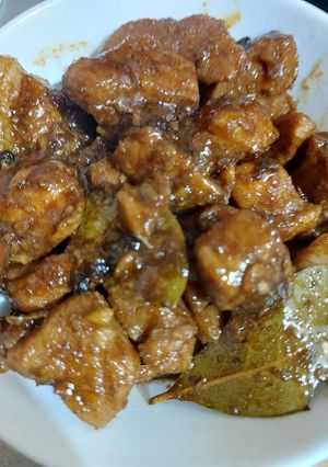 A picture of Pork Adobo.