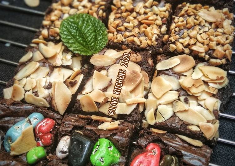 Cara Gampang Menyiapkan Brownies –shiny and fudgy ala sturbucks– yang Enak