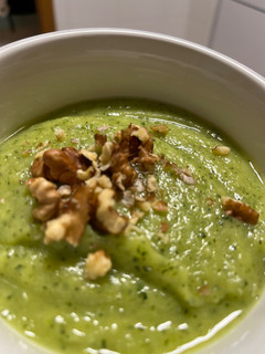 Una foto de Crema de puerro y calabacín