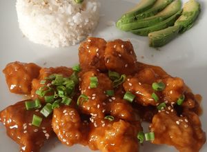 Una foto de Pollo a la naranja estilo chino