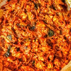 A picture of Pichi Potta Chicken (Shredded Chicken Curry).