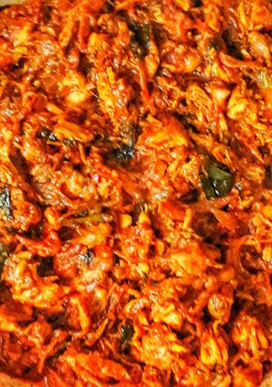 A picture of Pichi Potta Chicken (Shredded Chicken Curry).