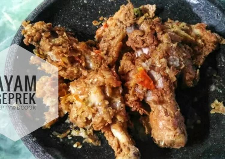 Cara Gampang Membuat 018. Ayam geprek super pedesss!! 🍗, Enak Banget