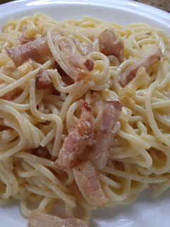 Una foto de Carbonara con queso crema