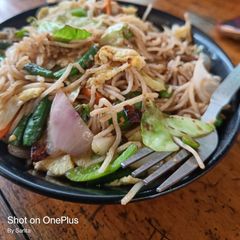 A picture of Egg Fried Hakka Noodles.