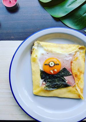 A picture of Minion Dracula Crepe (Treat or Trick?).