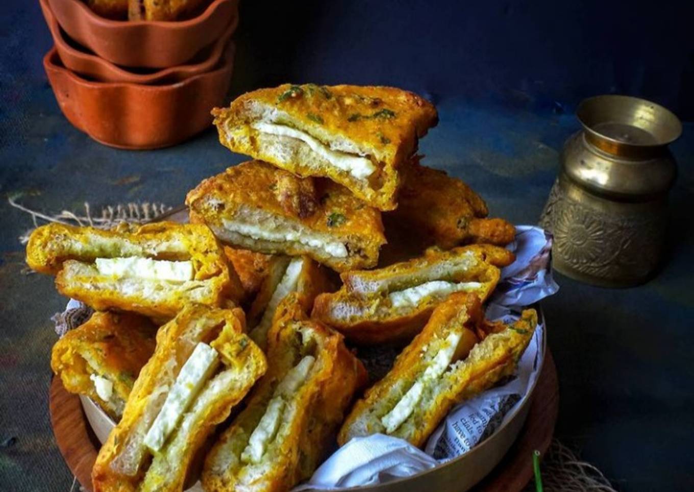 Panner stuffed bread pakora