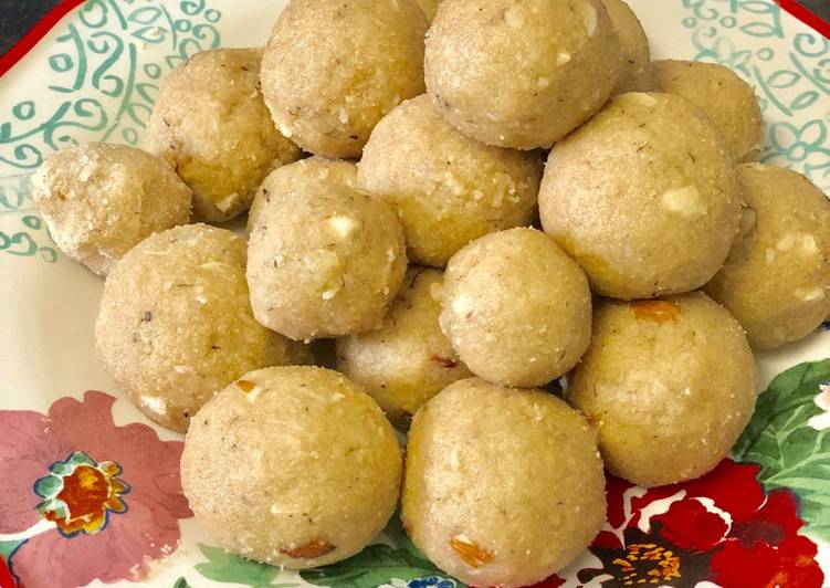 Simple Way to Make Homemade Aatta ke Ladoo