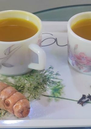 A picture of Turmeric Ginger Tea.