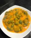 Ñoquis de espinaca con salsa de calabaza