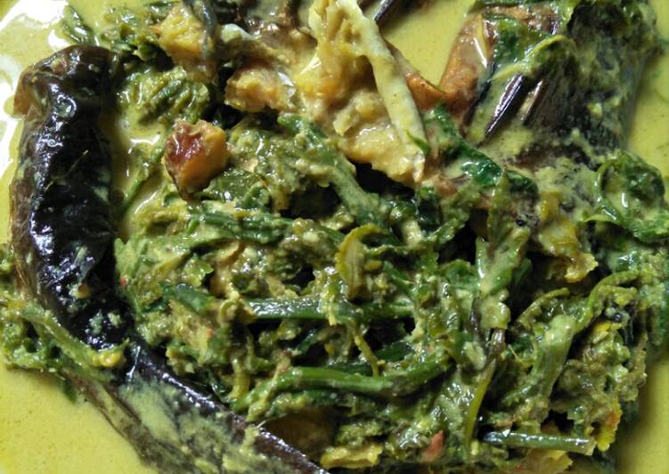 Resep Gulai pakis salai ikan patin💘💘 yang enak dan Mudah Dibuat