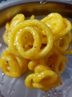 சாஃப்ட் அண்ட் ஜூஸி ஜாங்கிரி (Jankari recipe in tamil) செய்முறை முக்கிய புகைப்படம்