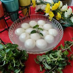 A picture of Mint flavour rasgulla.