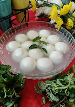 A picture of Mint flavour rasgulla.