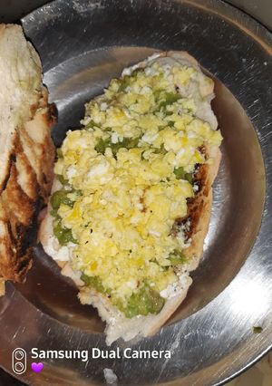 Una foto de Sándwich de huevo🥚 y palta🥑