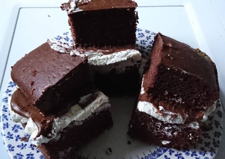 Steps to Make Speedy Chocolate Spread Chocolate Cake