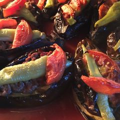 A picture of Karniyarik (Stuffed eggplant).