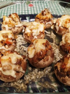 Una foto de Champiñones al horno rellenos de atún