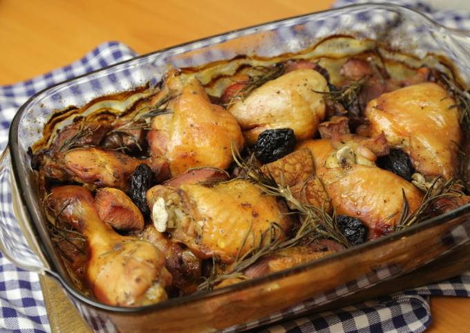 курица с черносливом в духовке в рукаве целиком рецепт | Дзен