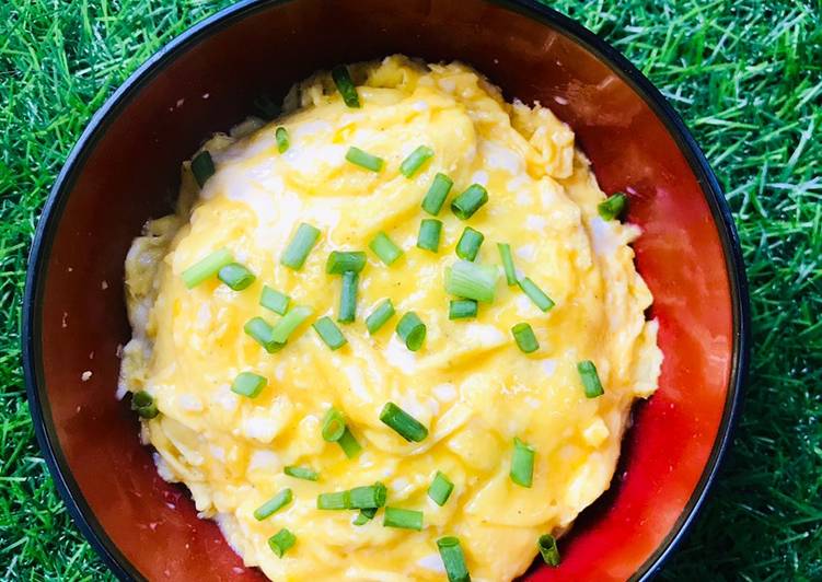 Langkah Mudah untuk Menyiapkan Nasi Telur Mayo ala Mangkokku chef Arnold Anti Gagal