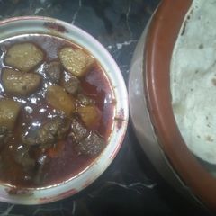 A picture of Aloo gosht ka Korma.