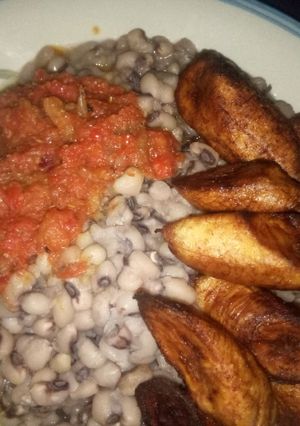 A picture of Beans with crayfish stew and plantain #Ramadancontest#.