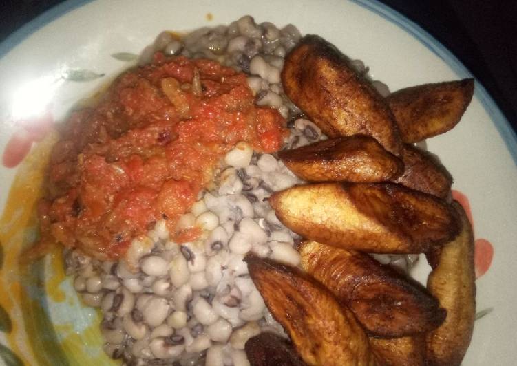 Steps to Make Quick Beans with crayfish stew and plantain #Ramadancontest#