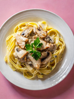 A picture of Tagliatelle with Creamy Mascarpone and Mushroom Sauce with Grilled Chicken! 🇮🇹.