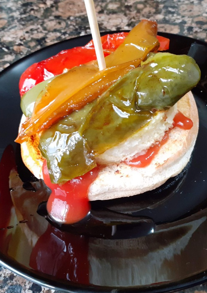 Una foto de Pincho de tortilla especial templado