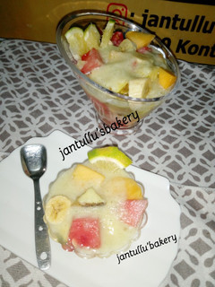 A picture of Pinneapple mint smoothie fruits mix.