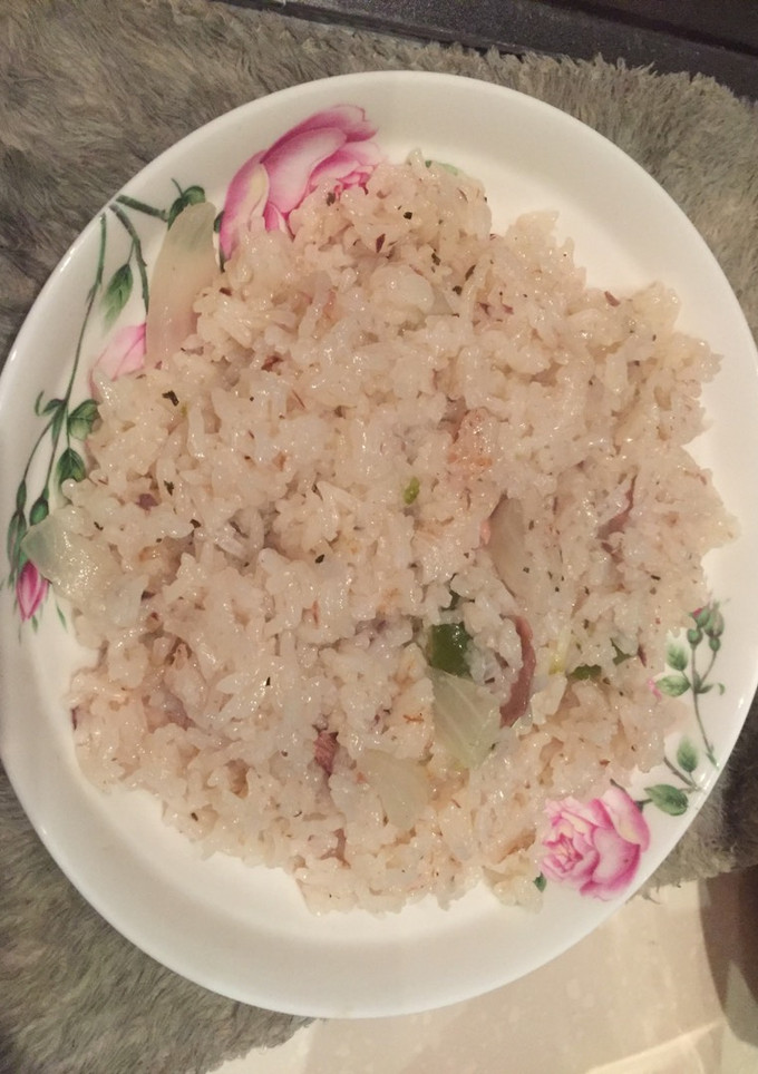 Una foto de Arroz con salsa de atún