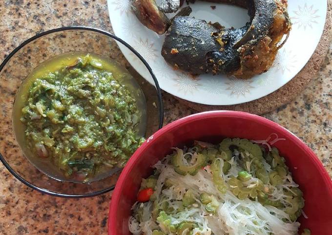 Langkah Mudah untuk Membuat Lele goreng bumbu kuning yang Enak