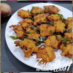 A picture of Rice Flour Potato Onion Pakoras.
