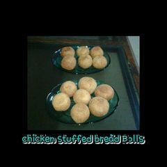 A picture of Chicken stuffed bread balls.