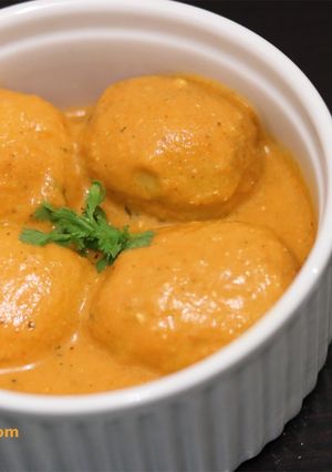 A picture of Dum Aloo.