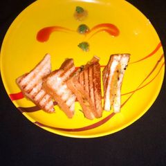 A picture of Aloo bharta grill sandwich.
