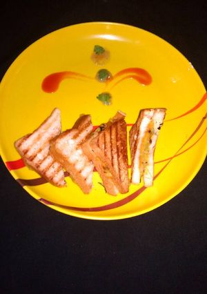 A picture of Aloo bharta grill sandwich.