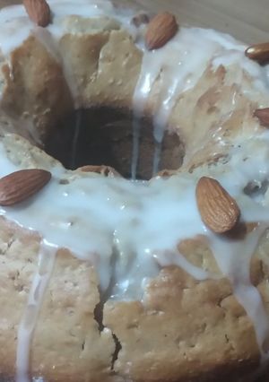 Una foto de Rosca navideña con frutos secos